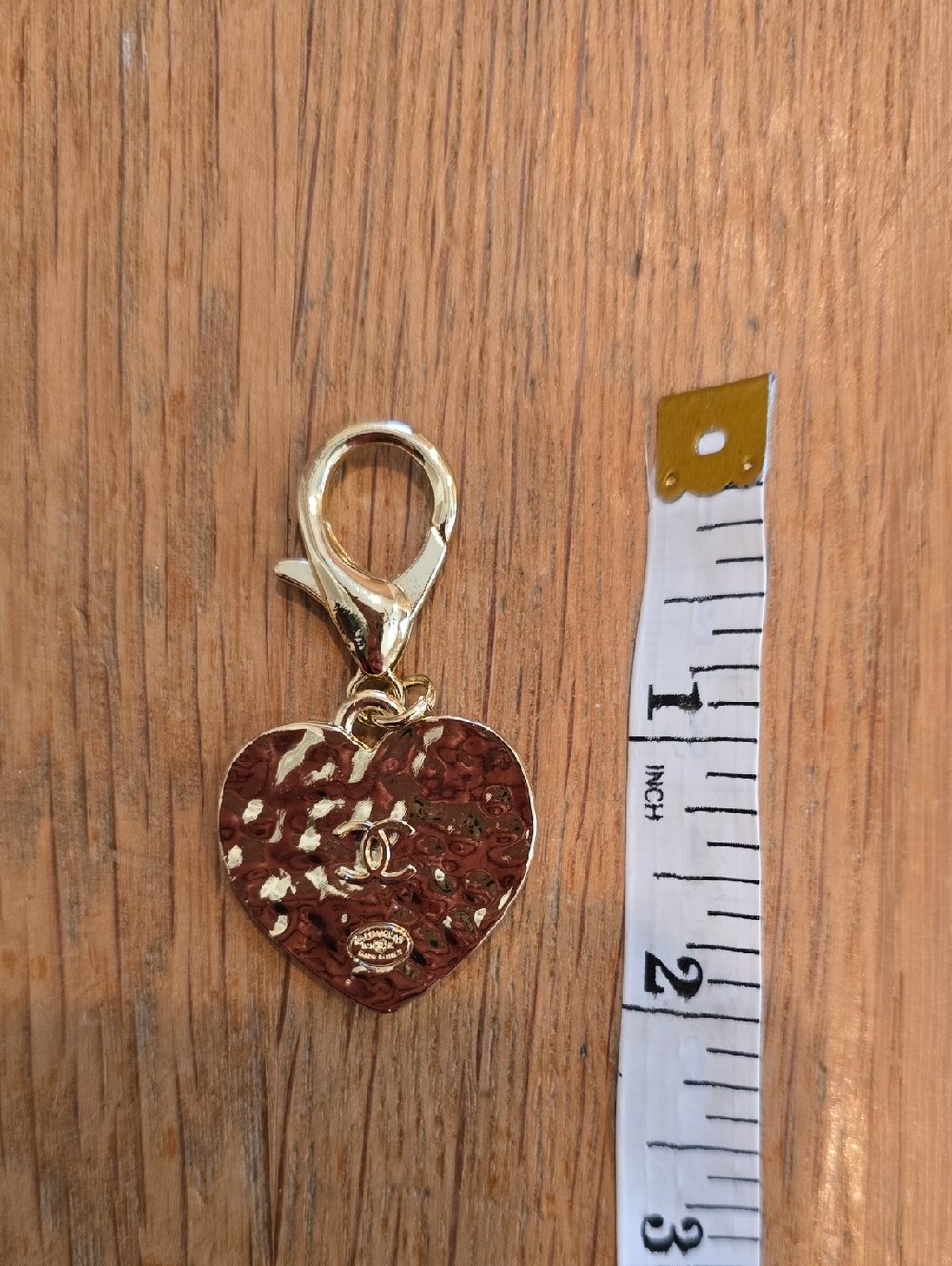 CHANEL Black & Gold Quilted Heart Key/Bag Charm Stamped - Picture 4 of 4